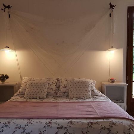 Chambres D'Hotes La Joubertie Salon ภายนอก รูปภาพ
